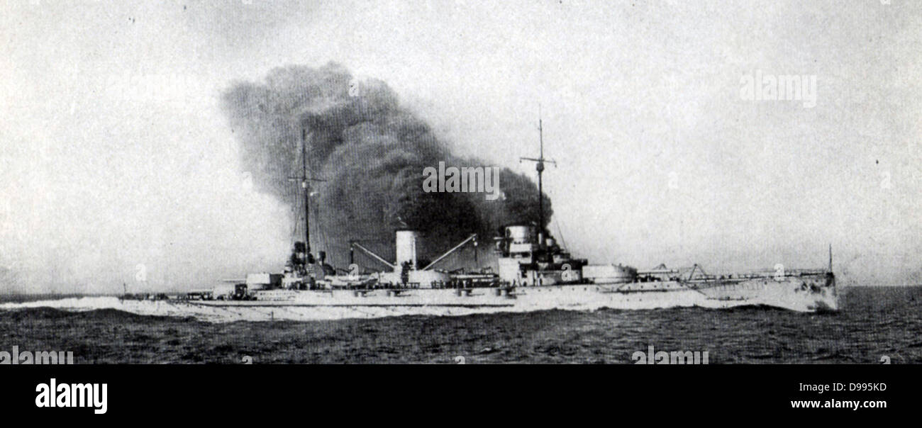 Deutsche battlecruiser 'Moltke" erbaut 1909-1911. Sie war Teil der kaiserlichen deutschen High Seas Flotte und wurde in der Schlacht von Jütland, 31. Mai 1916 präsentieren. In Scapa Flow, 21. Mai 1919, versenkt, um sie in die Hände der Alliierten fallen zu verhindern. Stockfoto