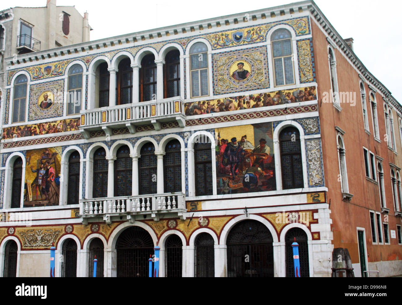Fassade des sechzehnten Jahrhundert Pallazio am Canal Grande in Venedig, Italien Stockfoto