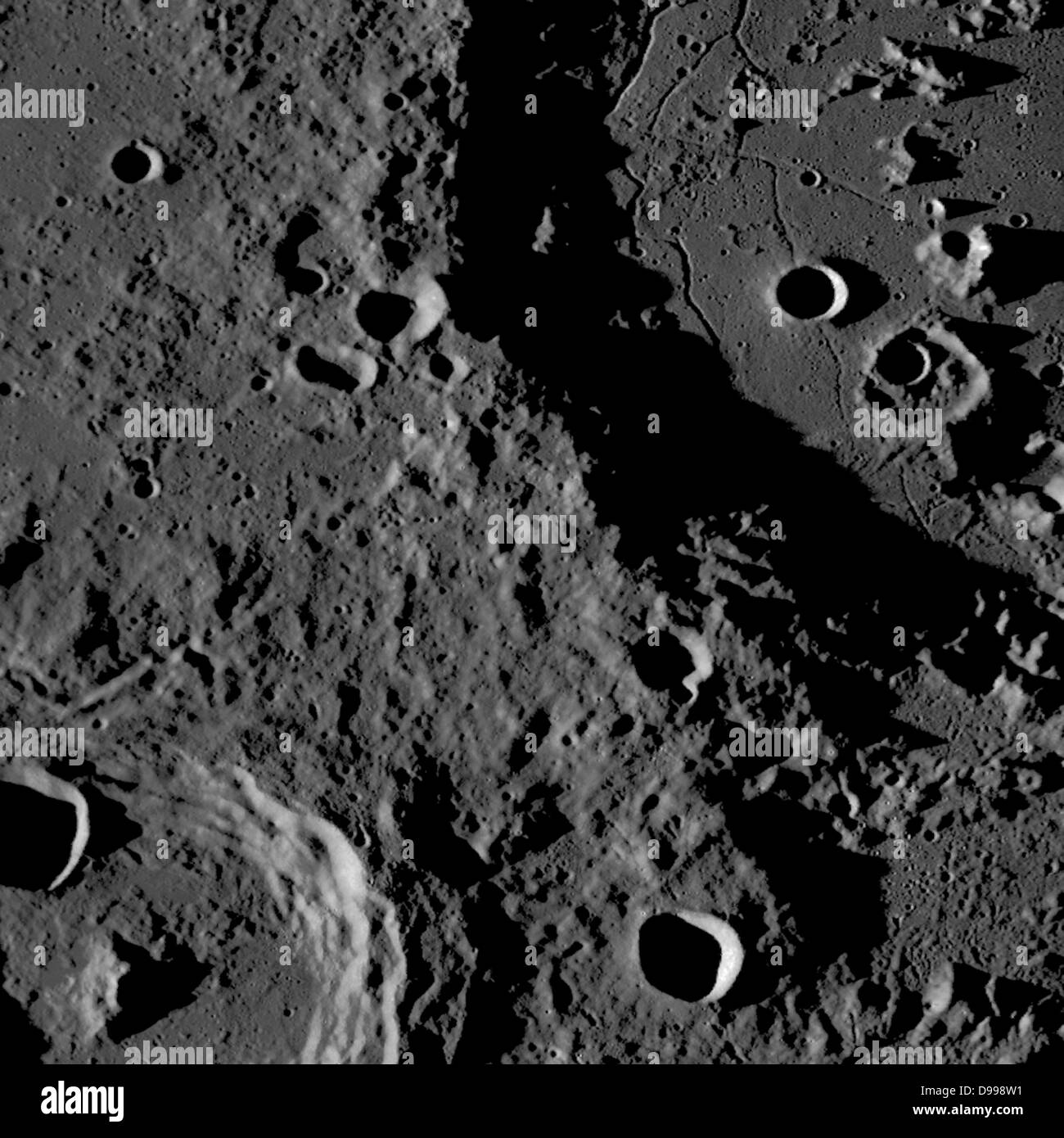 8. Juli 2009. Hahn-Krater auf der unteren linken und Gauss in der oberen rechten Ecke. Stockfoto