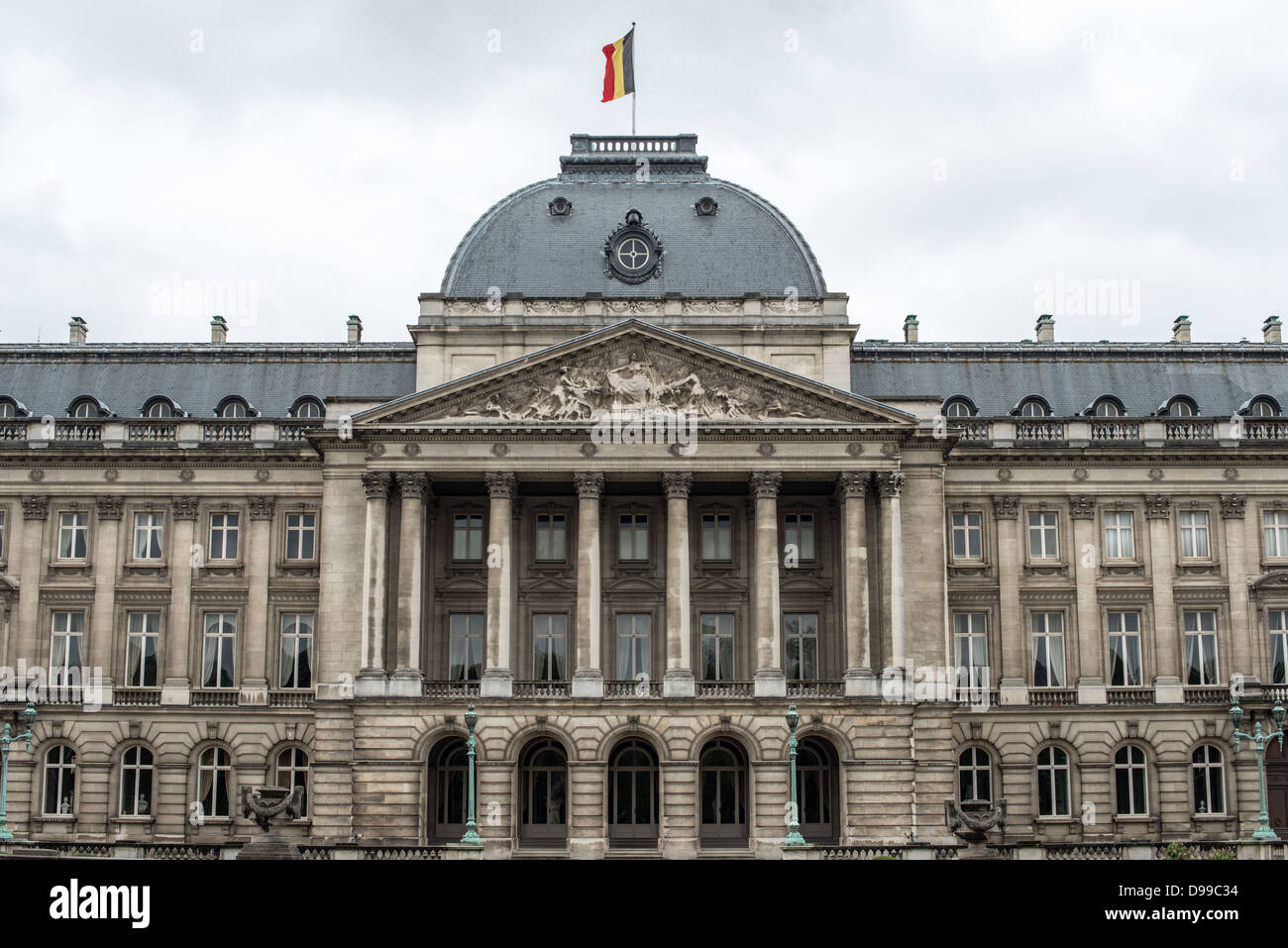 Brüssel, Belgien - das Zentrum von der Vorderseite der Königliche Palast von Brüssel, die offizielle Palast der Königlichen Familie. Stockfoto
