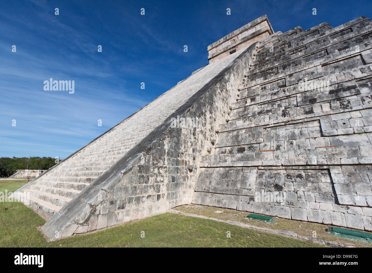 Detail von der berühmten Maya-Pyramide von Chichén Itzá Stockfoto