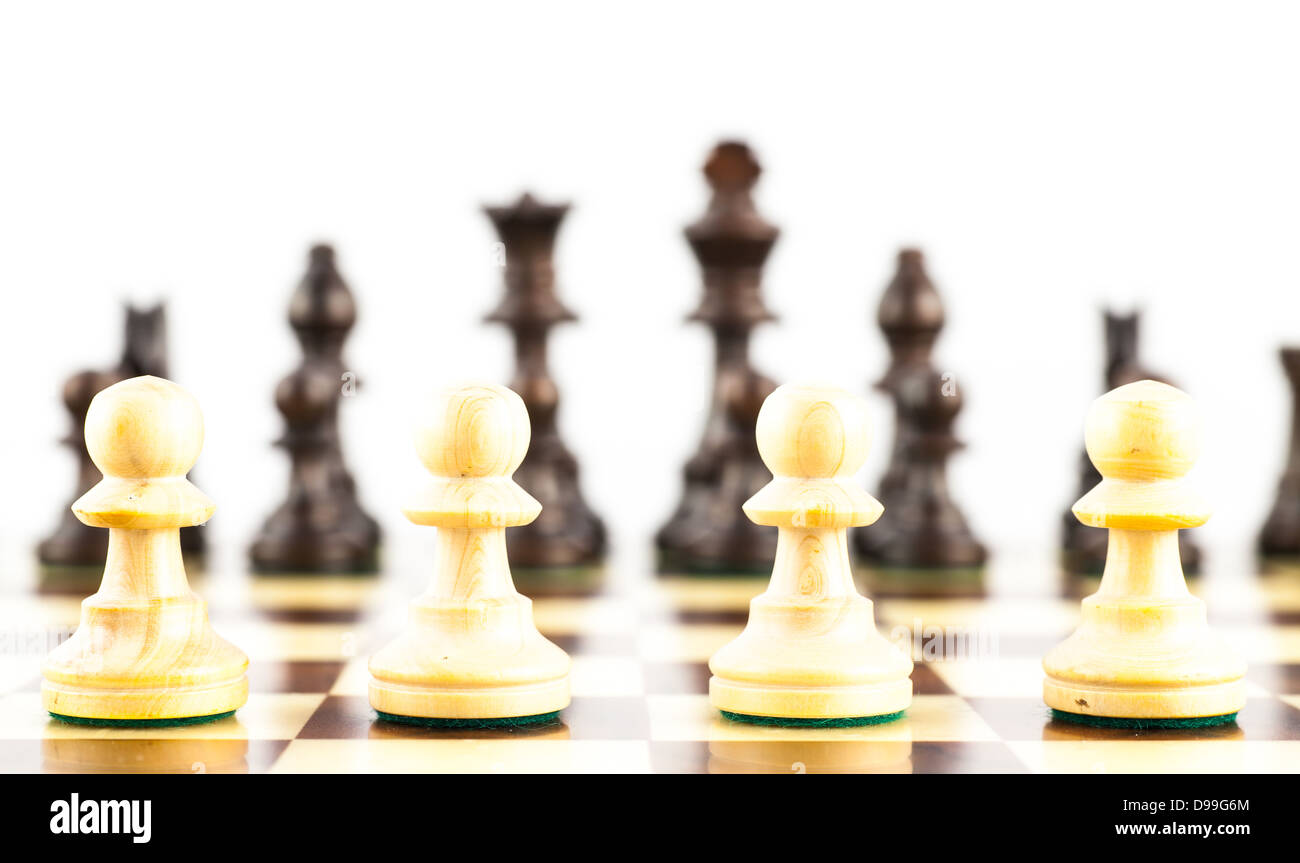 Konzept für die Herausforderung mit eleganten Stauton Stil Schachfiguren Stockfoto