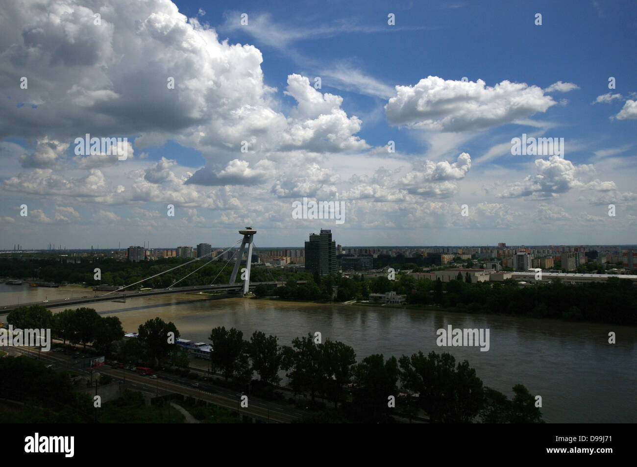 Brücke von den slowakischen Nationalaufstand (die meisten Slovenského Národného Aufstandes) auch bekannt als "New Bridge" - Bratislava, Slowakei Stockfoto