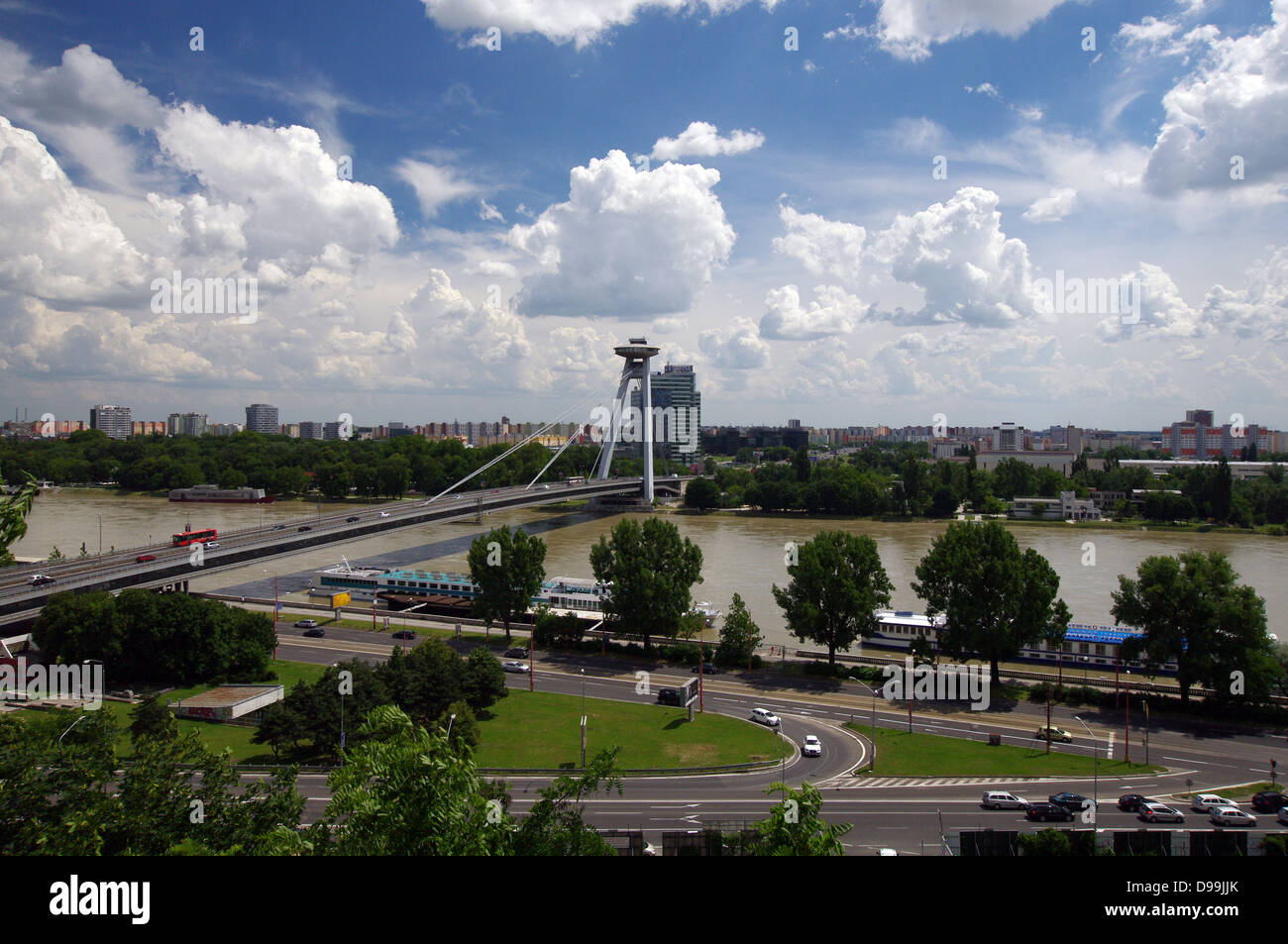 Brücke von den slowakischen Nationalaufstand (die meisten Slovenského Národného Aufstandes) auch bekannt als "New Bridge" - Bratislava, Slowakei Stockfoto