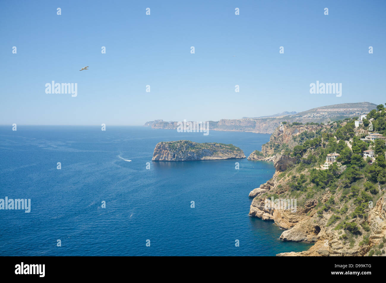 Felsigen Mittelmeerküste rund um Cabo De La Nao, Javea, Spanien Stockfoto