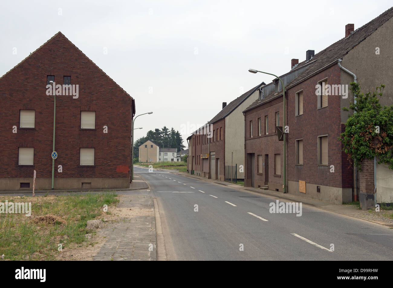 Das Dorf Pier, die unbewohnt ist und für den Abriss der Inden Tagebau Grube, Deutschland Kohle weichen fällig. Stockfoto