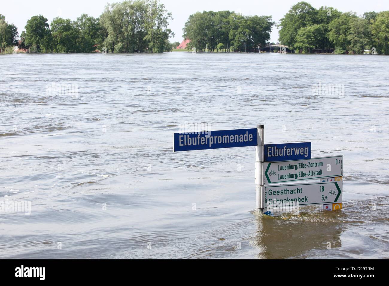 Elbe river flooding 2013 -Fotos und -Bildmaterial in hoher Auflösung – Alamy