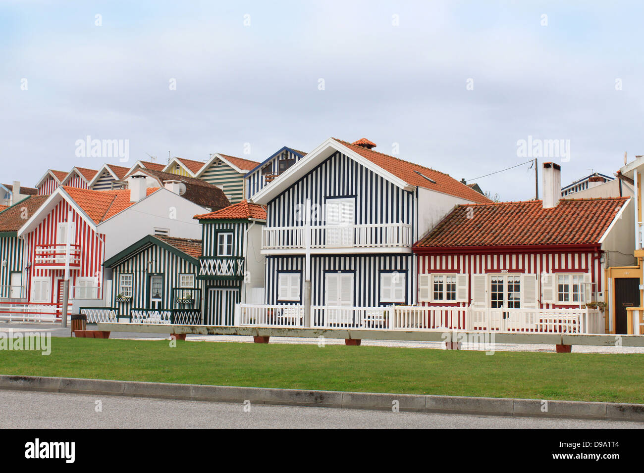 Costa Nova bunt gestreift Fischerhäuser in rot, grün, schwarz und gelb die Beiras, Portugal, Europa Stockfoto