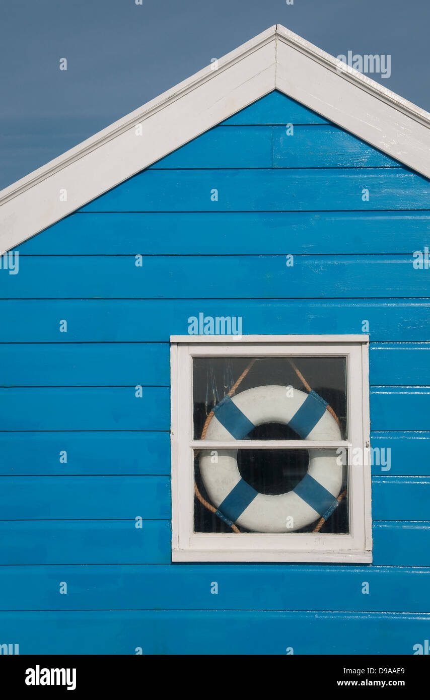 Strand-Hütte Fenster, Southwold, Suffolk, UK. Stockfoto