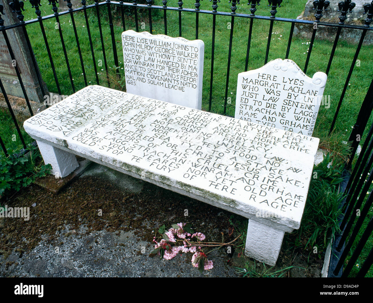 Wigtown Märtyrer Gedenkstätten, Altstadt Friedhof Schottland; Gedenkstätten für 5 Covenanters verurteilt zum Tod durch Ertrinken oder hängende 1638 Stockfoto