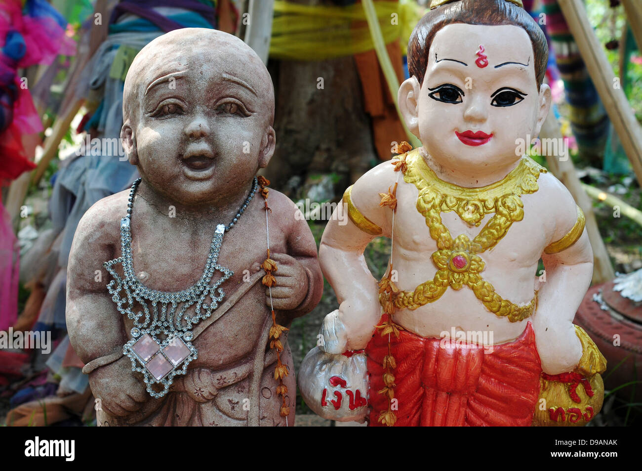 Puppe Modell buddhistischen Gruß Hallo willkommen Kunst Souvenir Reisen Sawadeeka glücklich Kultur traditionelle freundlich asiatischen Garten Stockfoto