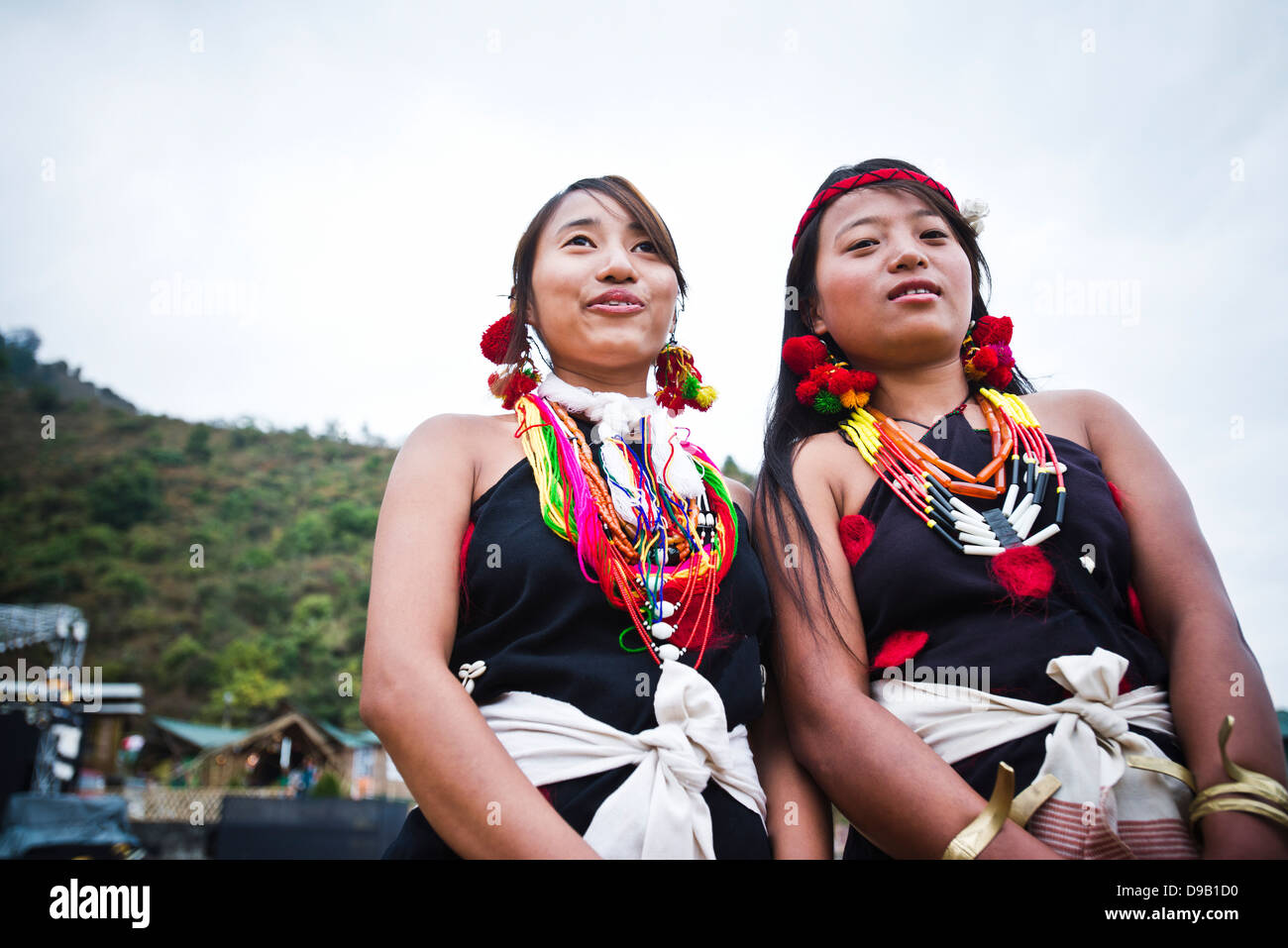 Zwei Naga Stammes-Frauen Lächeln, Hornbill Festival, Kohima, Nagaland, Indien Stockfoto