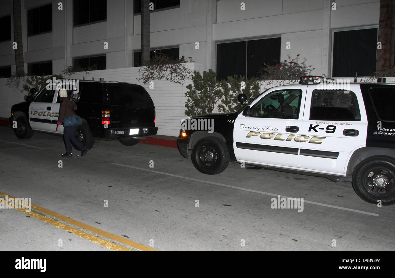 Polizei außerhalb wo Whitney Houston im Alter von 48 starb Beverly Hilton Los Angeles, Kalifornien - 11.02.12 Stockfoto