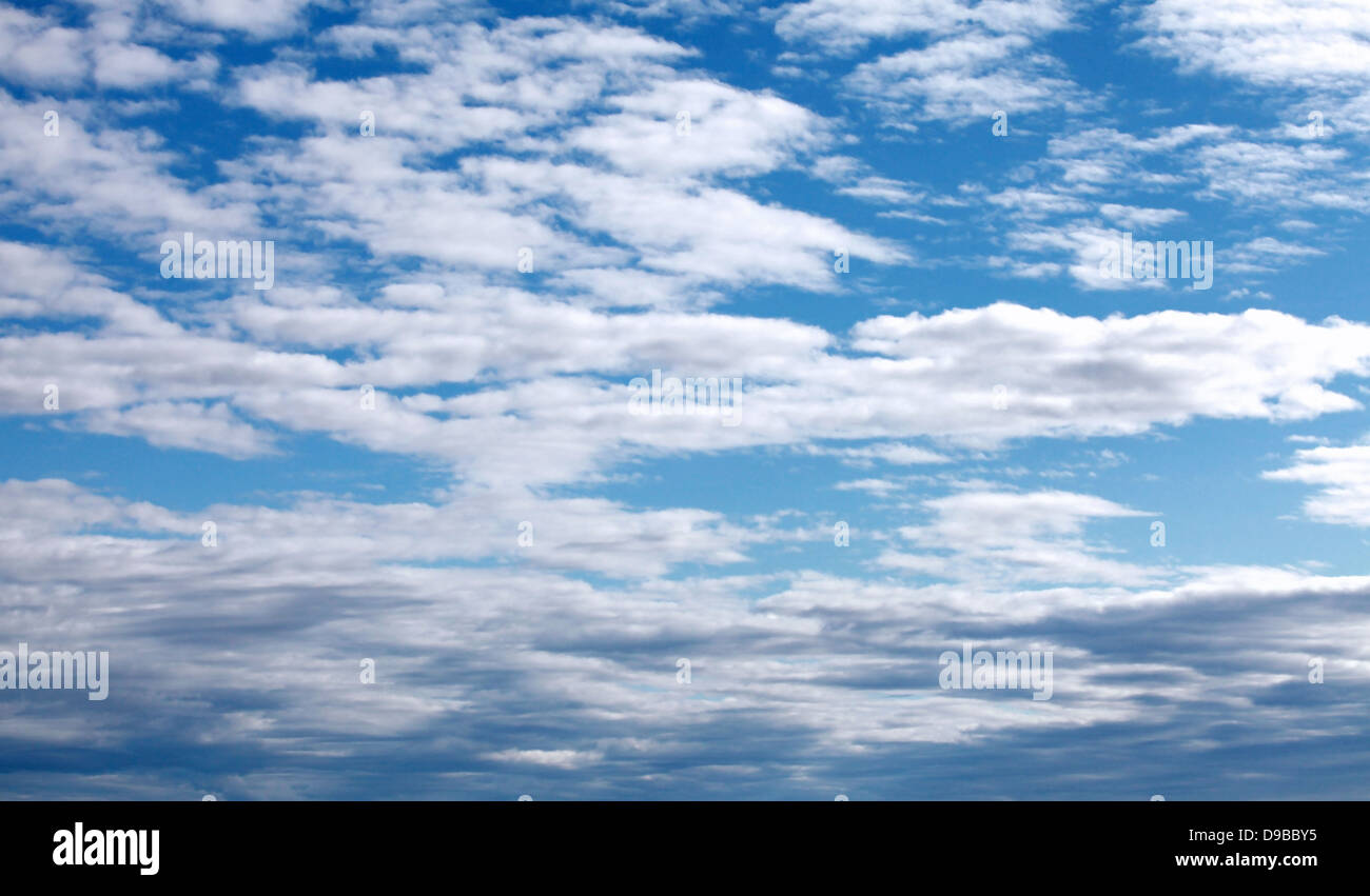 Horizontale Hintergrundtextur blauen Wolkenhimmel Stockfoto