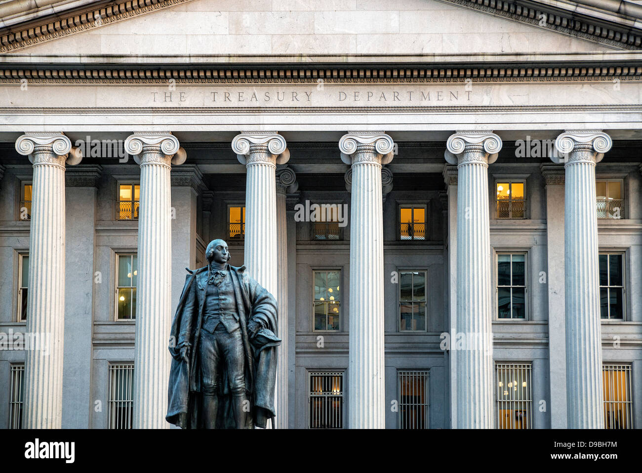 Nordeingang des US-Finanzministeriums Gebäudes, Washington D.C., USA Stockfoto