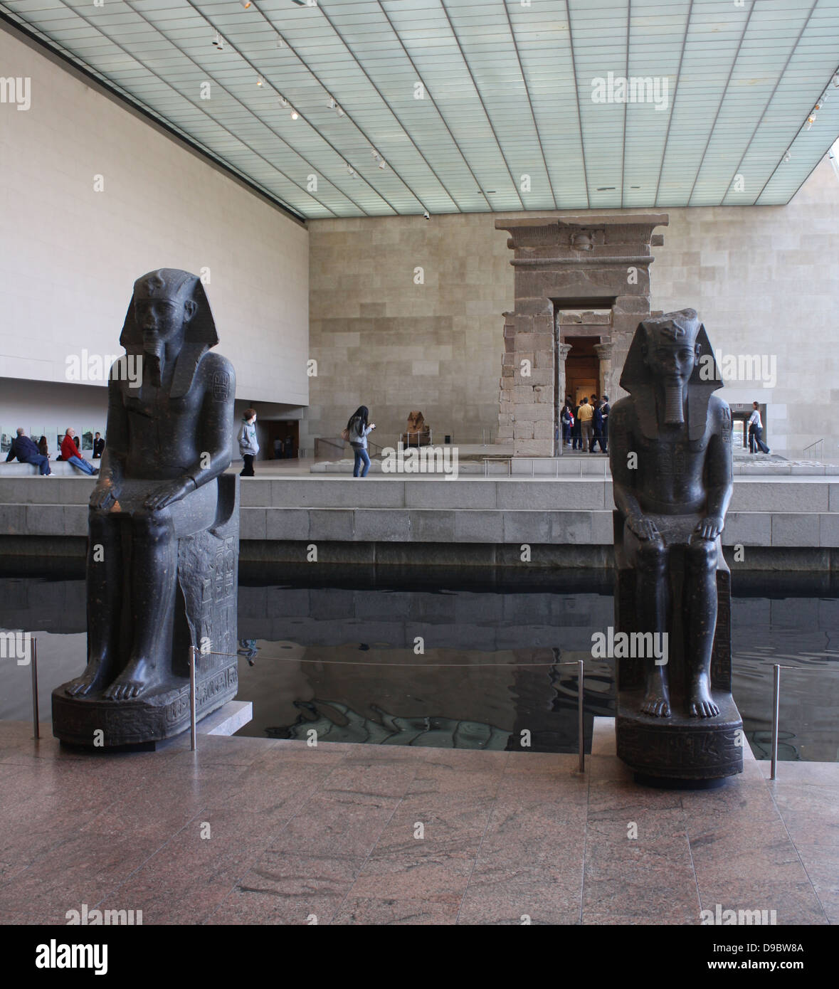 Architektur des Metropolitan Museum of Art.  Ägyptische Kunst-Gehäuse. Tempel von Dendur. Stockfoto