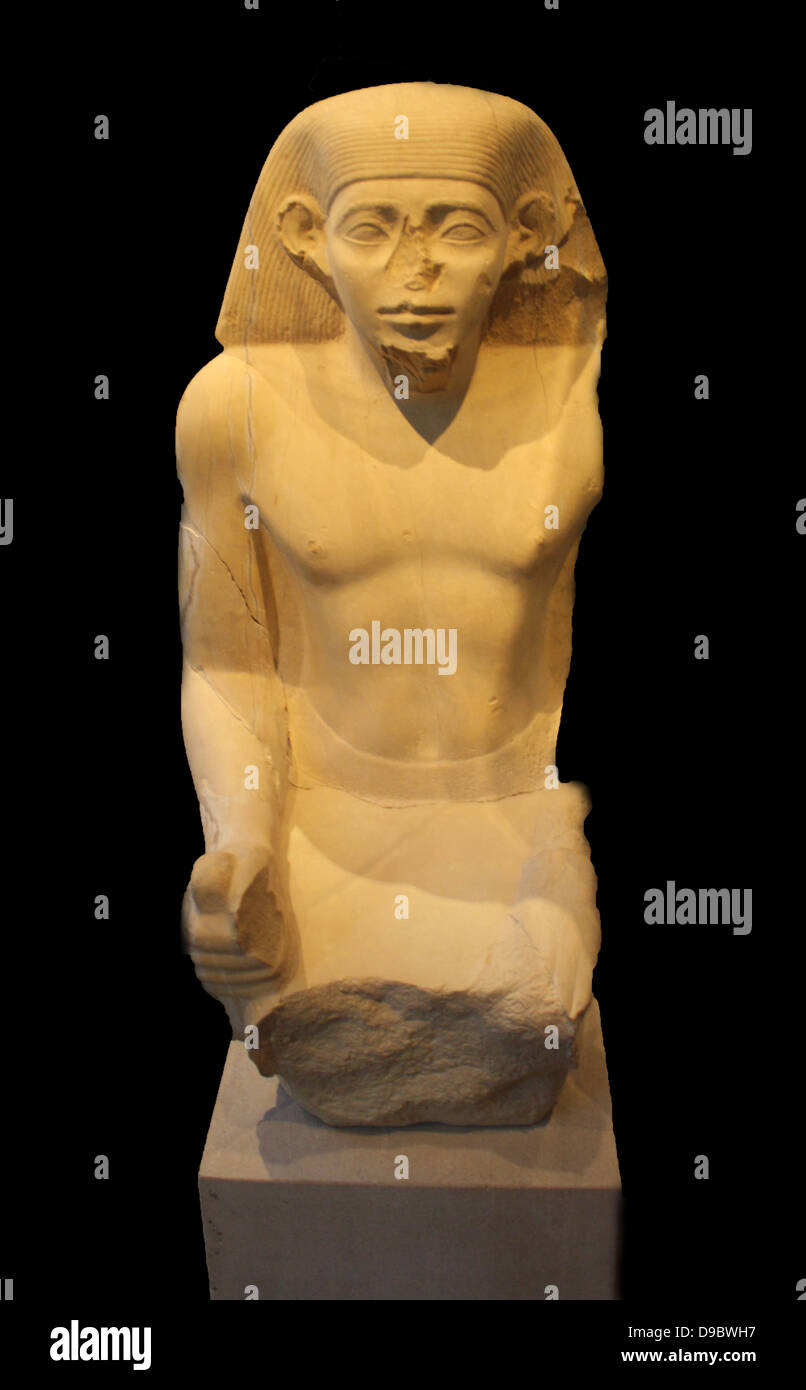 Sitzende statue aus dem grab von senwosretankh Fotos und Bildmaterial