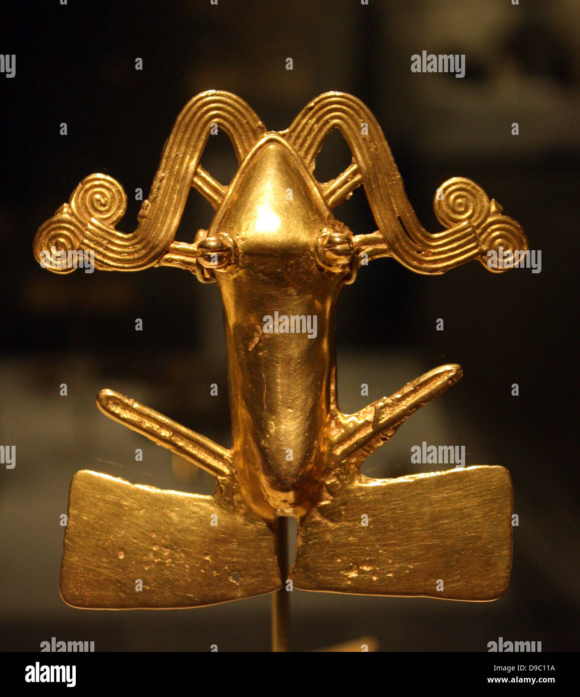 Frosch Anhänger. Costa Rica, Chiriqul. 11. und 16. Jahrhunderts. Gold gegossen. Frösche sind häufig für die 375/000 von Costa Rica und Panama, eine tropische Region, wo zahlreiche Arten gibt es zuhauf, von den kleinen terrestrischen Sorten zu riesigen Baum Frösche dargestellt. Stockfoto