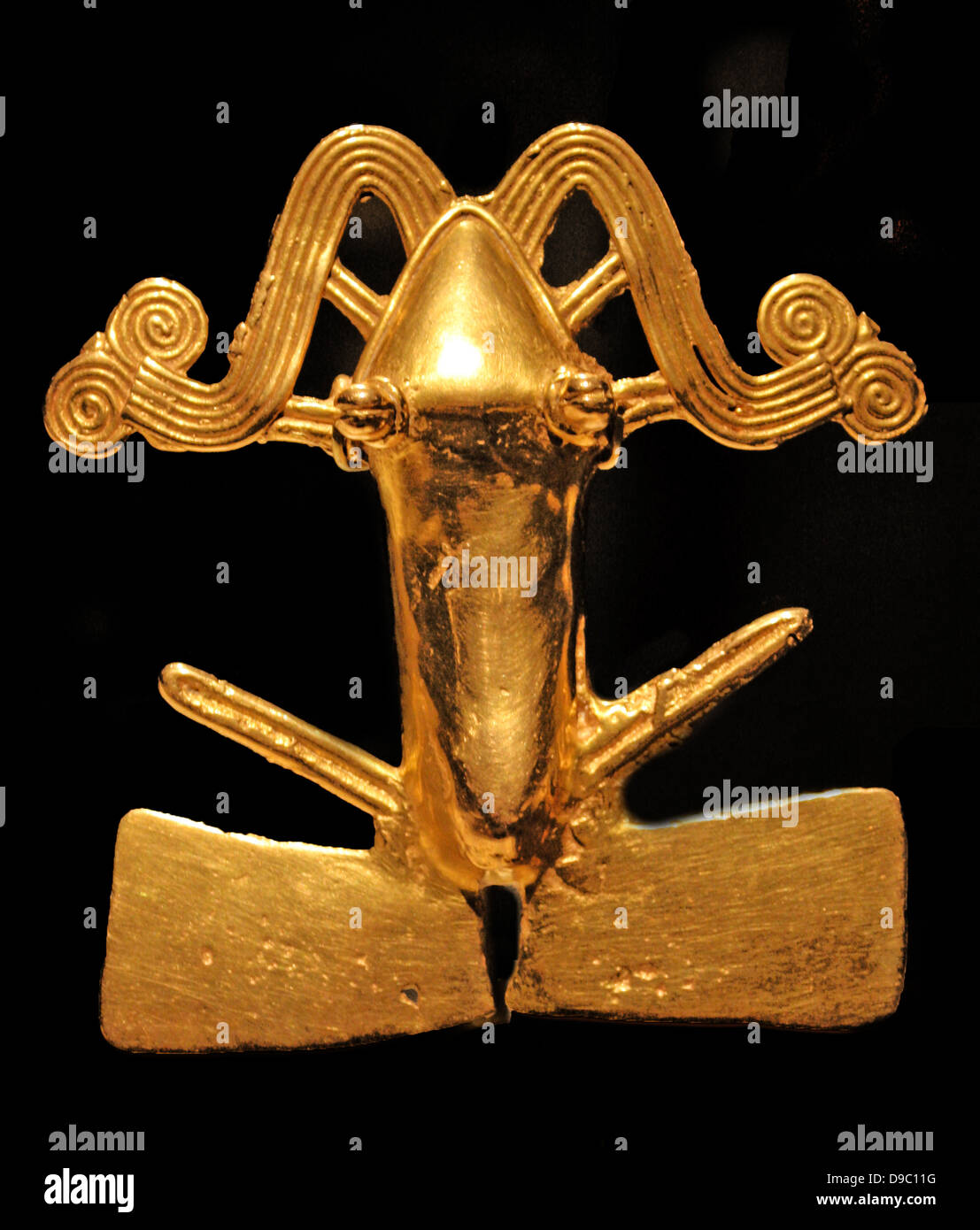 Frosch Anhänger. Costa Rica, Chiriqul. 11. und 16. Jahrhunderts. Gold gegossen. Frösche sind häufig für die 375/000 von Costa Rica und Panama, eine tropische Region, wo zahlreiche Arten gibt es zuhauf, von den kleinen terrestrischen Sorten zu riesigen Baum Frösche dargestellt. Stockfoto