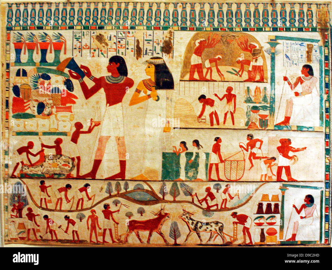 Ägyptische Wandmalereien aus Neues Reich, facsimies der alten ägyptischen Wanddekoration. Sie sind exakte Kopien der Original Szenen, exakte in Linie und Farbe und, von wenigen Ausnahmen abgesehen, im Maßstab 1:1. Stockfoto