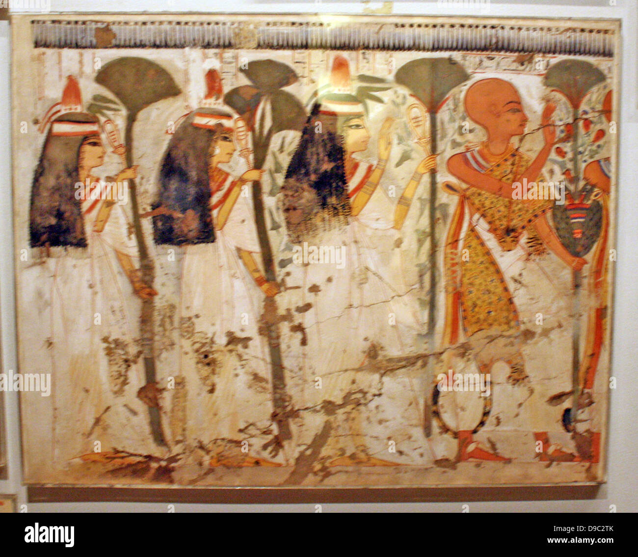 Ägyptische Wandmalereien aus dem Neuen Reich, facsimies der alten ägyptischen Wanddekoration. Sie sind exakte Kopien der Original Szenen, exakte in Linie und Farbe und, von wenigen Ausnahmen abgesehen, im Maßstab 1:1. Stockfoto