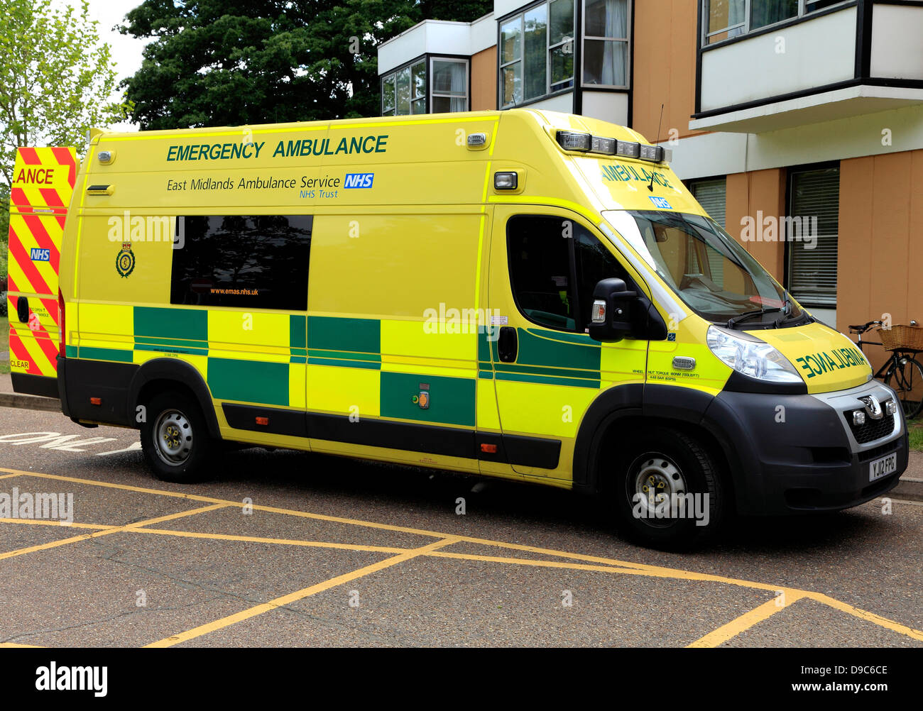 East Midlands Emergency Ambulance Service van, NHS, Kings Lynn, Norfolk, England, English Ambulanzen, Fahrzeug Stockfoto