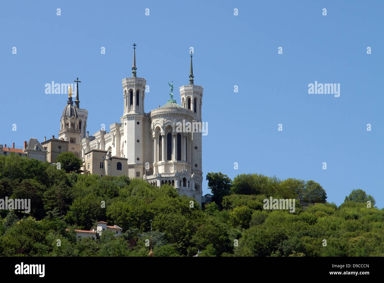 Lyon Kathedrale in den großen blauen Himmel Stockfoto