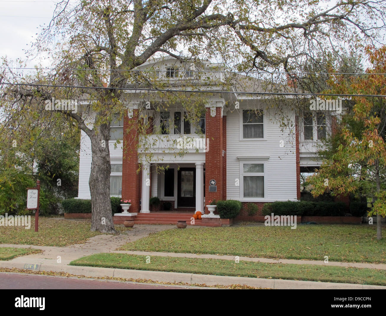 Überblick über das äußere der historischen Käfig-Hauses, befindet sich in 194 E. lange St., Stephenville, Texas, Vereinigte Staaten von Amerika Stockfoto