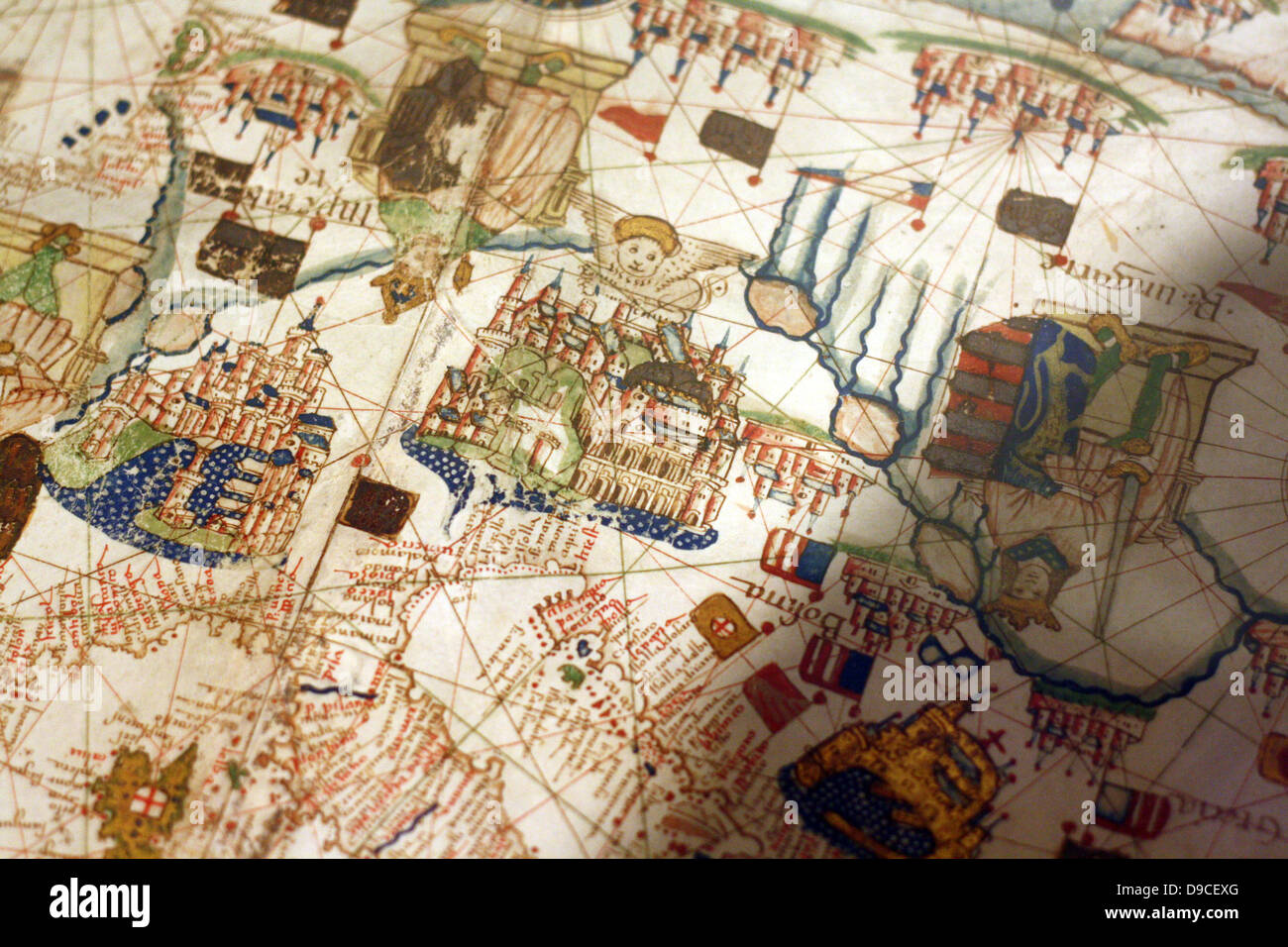 Norden (oben) Blick auf eine Navigationshilfe, Karte von Europa und dem Nahen Osten von Jacopo Russo 1528, Messina. Sizilien. Übersicht Schweiz, Italien, Balkan und Ungarn Stockfoto