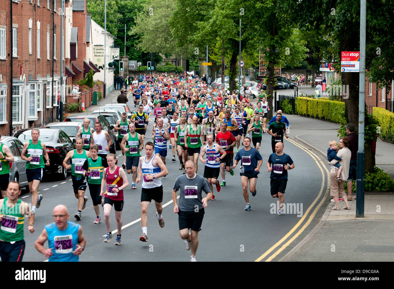Zwei Schlösser verkehren zwischen Warwick und Kenilworth Burgen. Stockfoto
