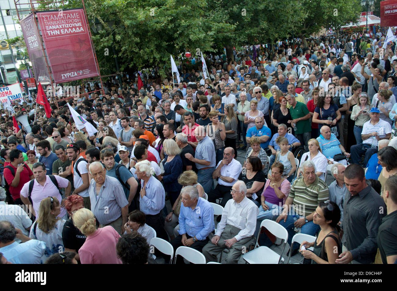 Athen, Griechenland, 17. Juni 2013. Griechische Partei SYRIZA Oppositionsführer, befasst sich mit Alexis Tsipras Unterstützer ein Jahr nach den Parlamentswahlen 2012. Stockfoto