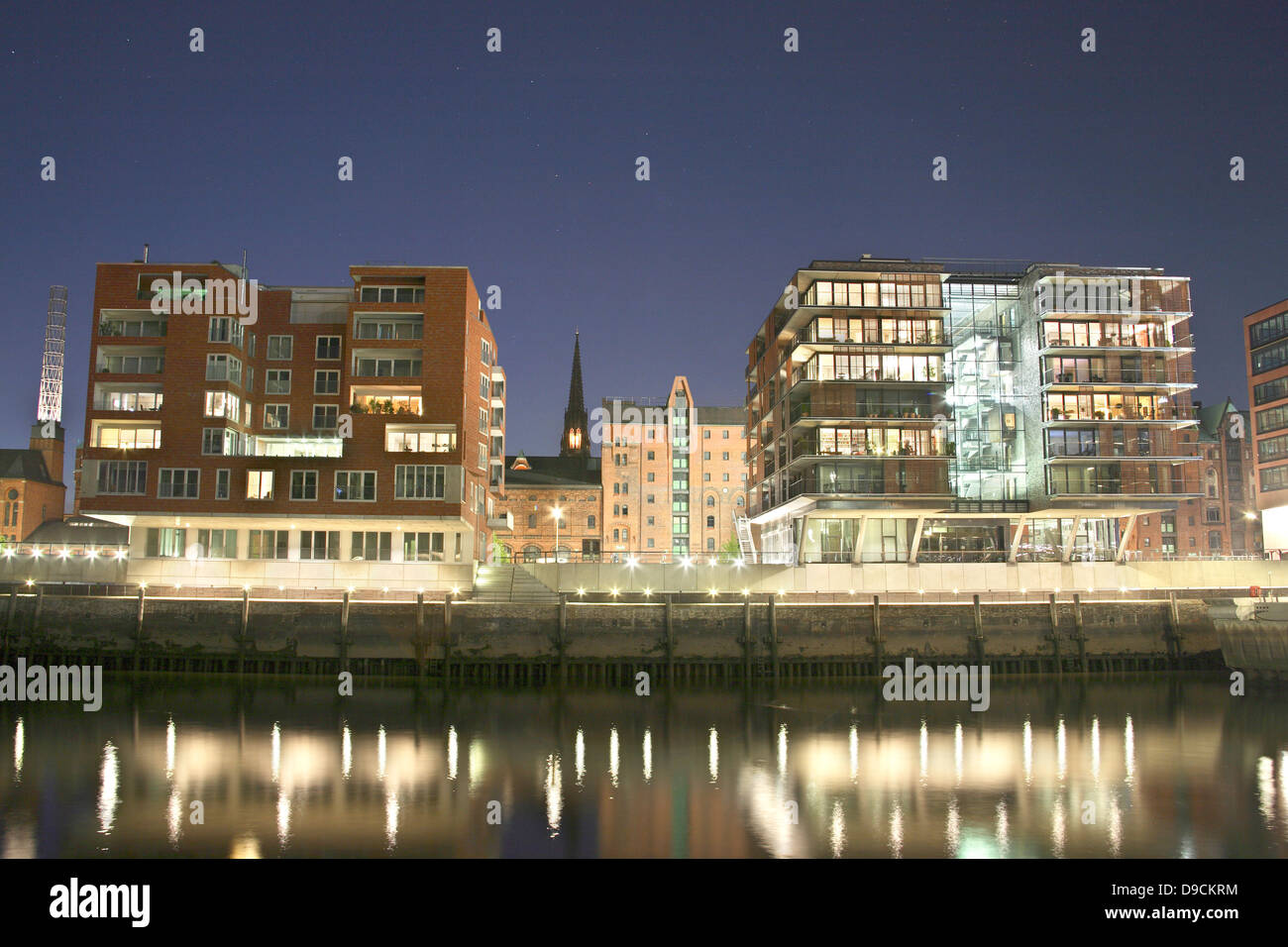Wohn- und Bürogebäude im Hafen von Hamburg Stockfoto