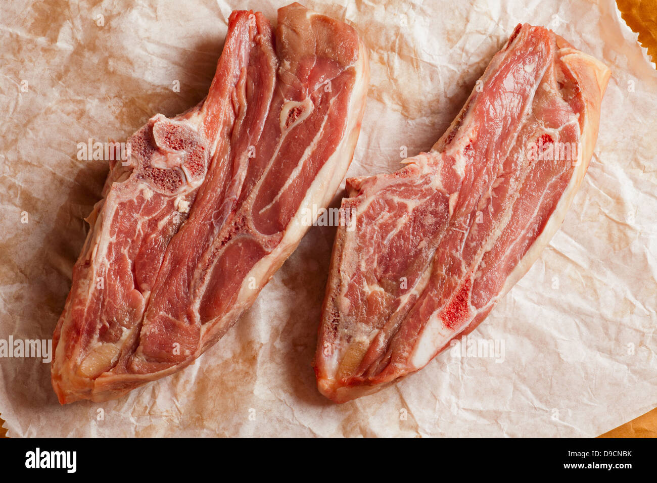 Rohe Schulter Lamm-Koteletts Stockfoto