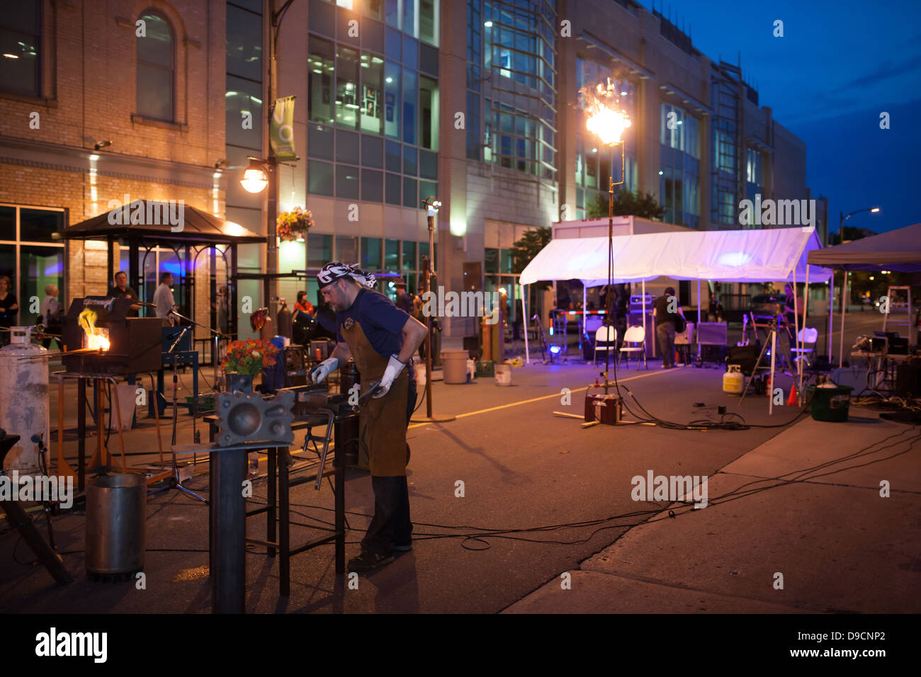 Nuit Blanche oder weiße Nacht ist eine Kunst und Kultur Festival in London Ontario Kern der Innenstadt mit interaktiven Veranstaltungen statt Stockfoto