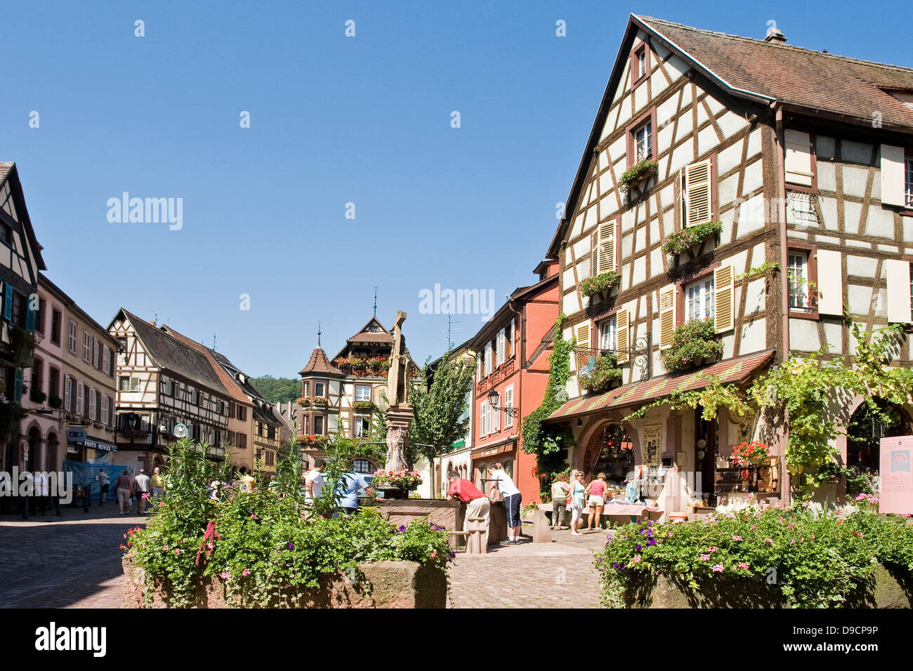 Fachwerkhäuser in der alten Stadt Kaysersberg, Fachwerkhäuser in der Altstadt von Kaysersberg, Stockfoto