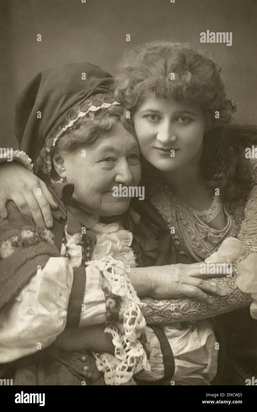 Mary Anderson (1859-1940), US-amerikanische Schauspielerin, dargestellt c 1890 als Juliet mit Mary Anne (Fanny) Stirling (1815-1895) englische Schauspielerin wie hier Krankenschwester, rollen Sie in Henry Irvings Inszenierung von Shakespeares Romeo und Julia im Lyceum Theatre, London, England, im Jahr 1884 gespielt. Stockfoto