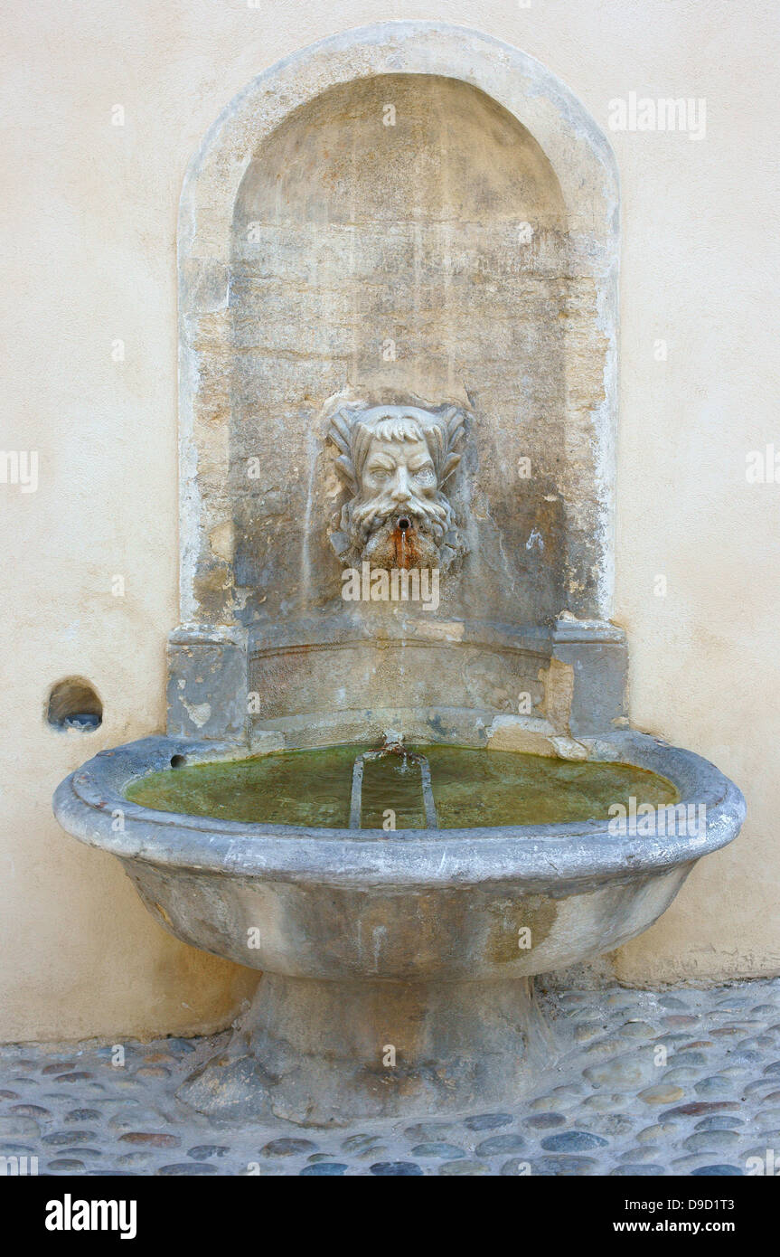 Provenzalischen Brunnen Provence Frankreich Stockfoto