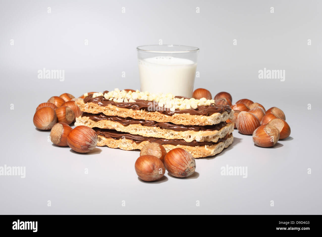 Nuss nougat schnitte -Fotos und -Bildmaterial in hoher Auflösung – Alamy