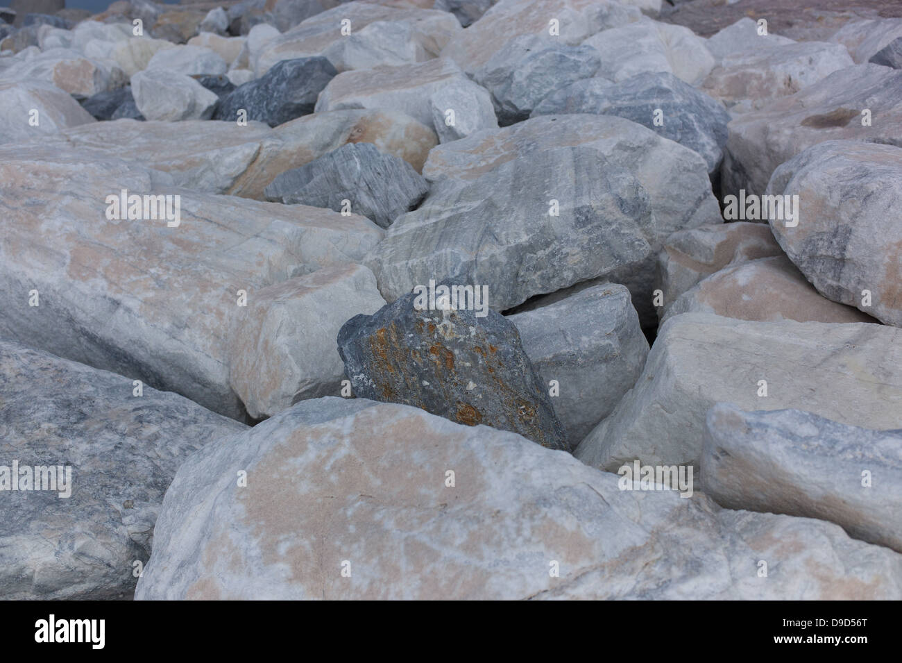Marmor, Fragment, Naturstein, Steinstruktur, Steinmuster, Stein Hintergrund, Bogen Stockfoto