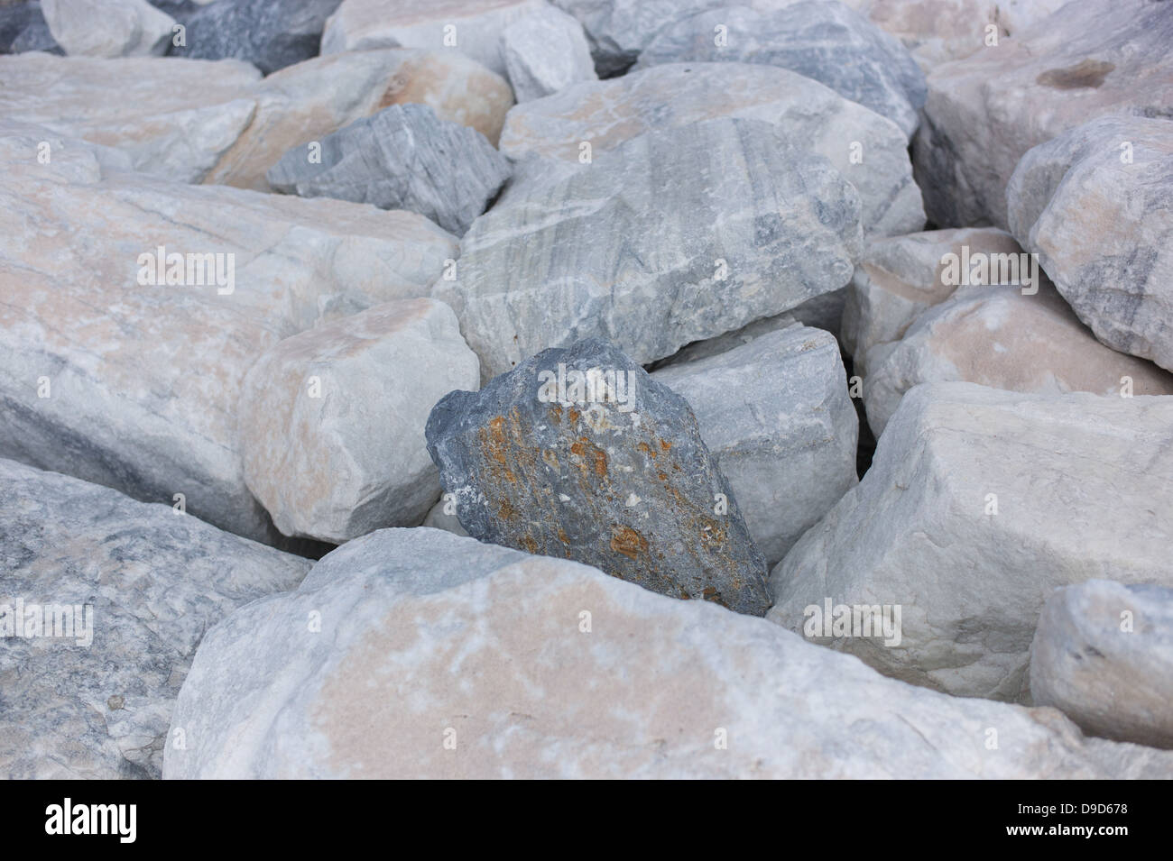 Marmor, Fragment, Naturstein, Steinstruktur, Steinmuster, Stein Hintergrund, Bogen, Stockfoto