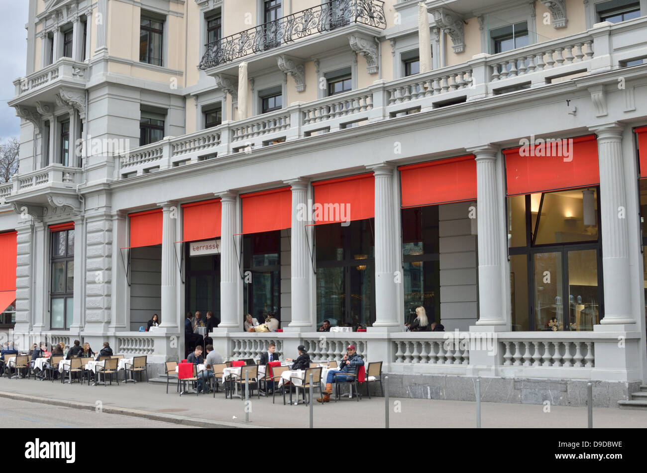 Bar Restaurant Terrasse, Limmatquai, Zürich, Schweiz Stockfotografie