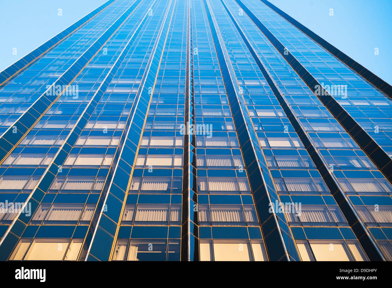Schrägansicht des Wolkenkratzers, New York City, USA Stockfoto