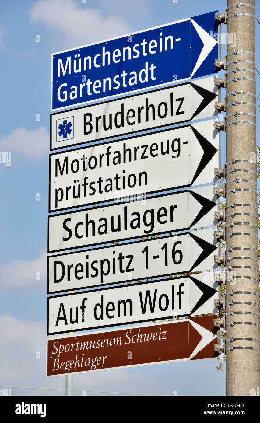 Straße Zeichen, Dreispitz, Basel, Schweiz Stockfoto