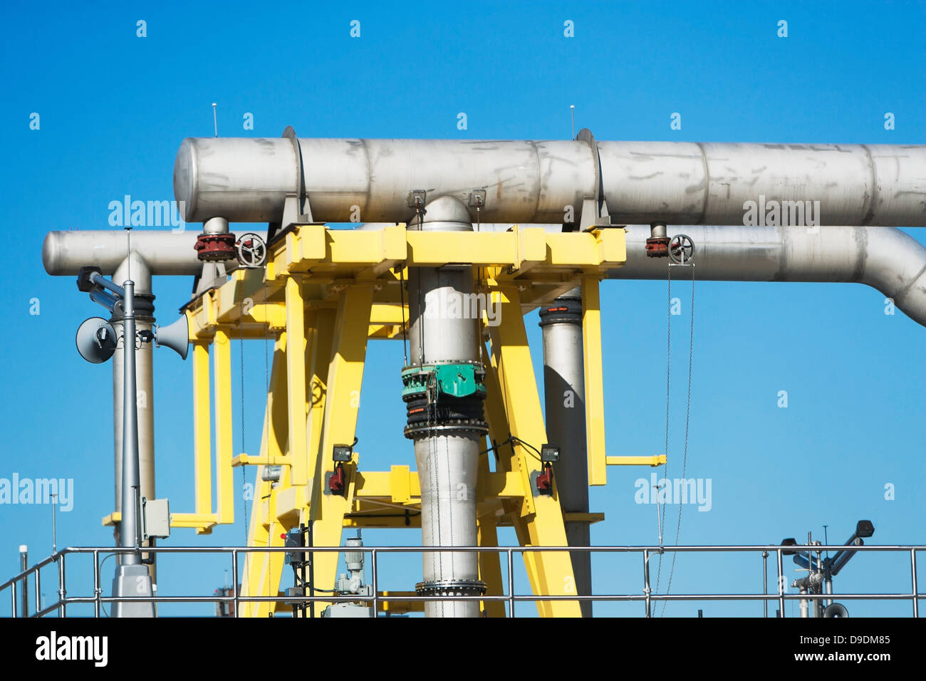 Rohre in einer Wasseraufbereitungsanlage Stockfoto