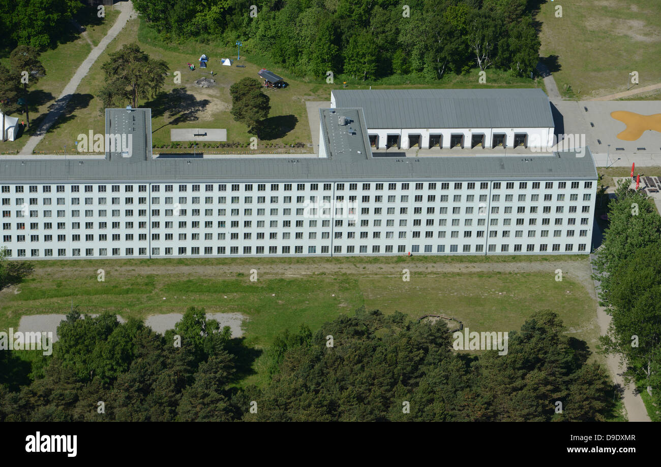 Ein Blick auf die Jugend Hostle in Block 5 der aufgeführten Gebäude Komplex Prora auf der Insel Rügen, Deutschland, 5. Juni 2013. Die längste Jugend Hostle in der Welt wurde im Juni 2011 eröffnet. Das Gebäude wurde ursprünglich Klassenunterricht und gebaut von den Nationalsozialisten 1936 als Badeort im Rahmen ihrer staatlich kontrollierten Freizeit-Organisation "Kraft Durch Freude" (lit.) Kraft durch Freude). Heute, die Sanierung von einem kleinen Teil des Compex belief sich auf rund 16,4 Millionen Euro und wurde weitgehend als Joint Venture des Staates, Bundes- und Europäische Fonds finanziert. Foto: Stefan Sauer Stockfoto