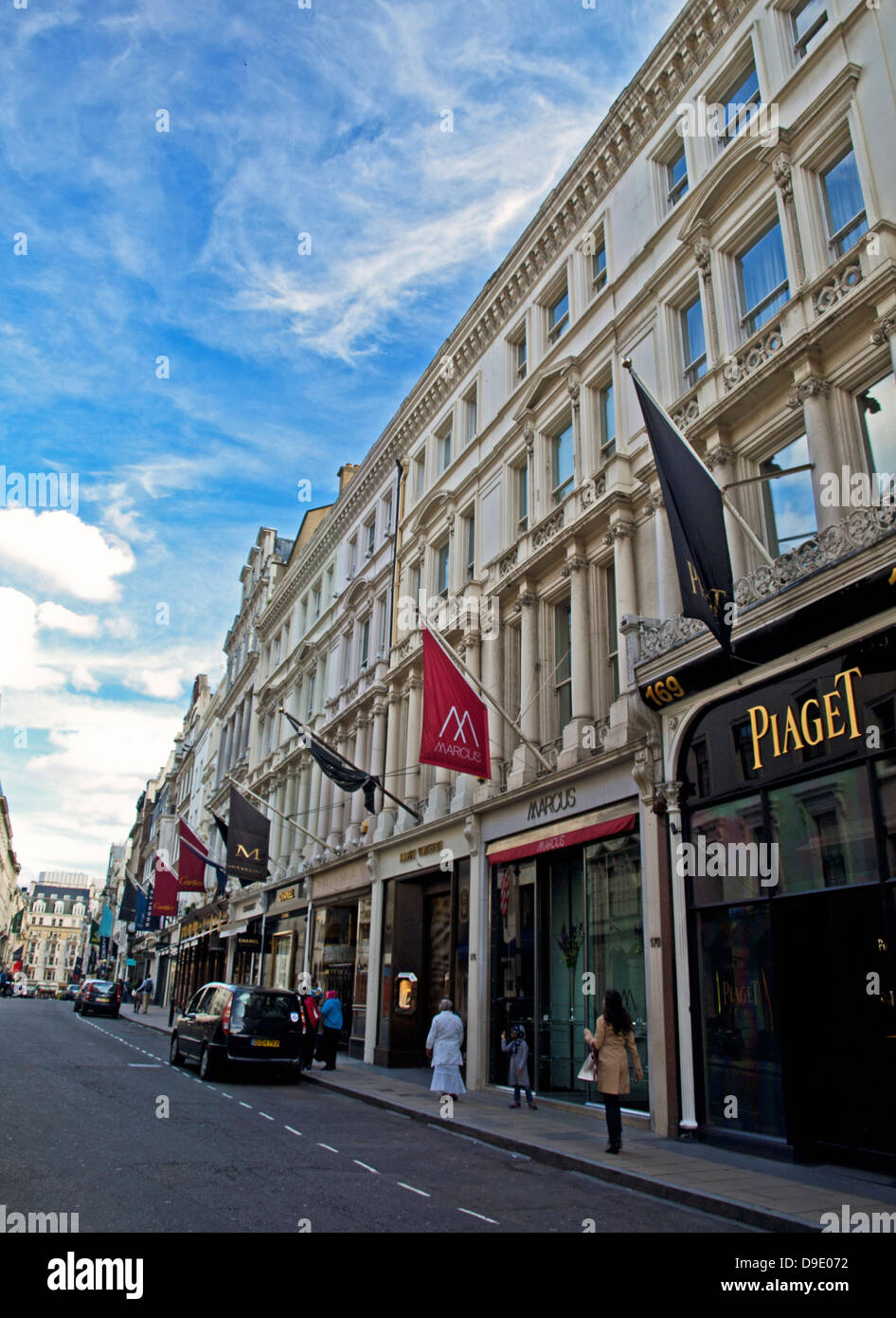 Ansicht der Bond Street, einer exklusiven Einkaufsstraße im Londoner West End, die Nord-Süd verläuft zwischen Oxford Street und Piccadilly Stockfoto