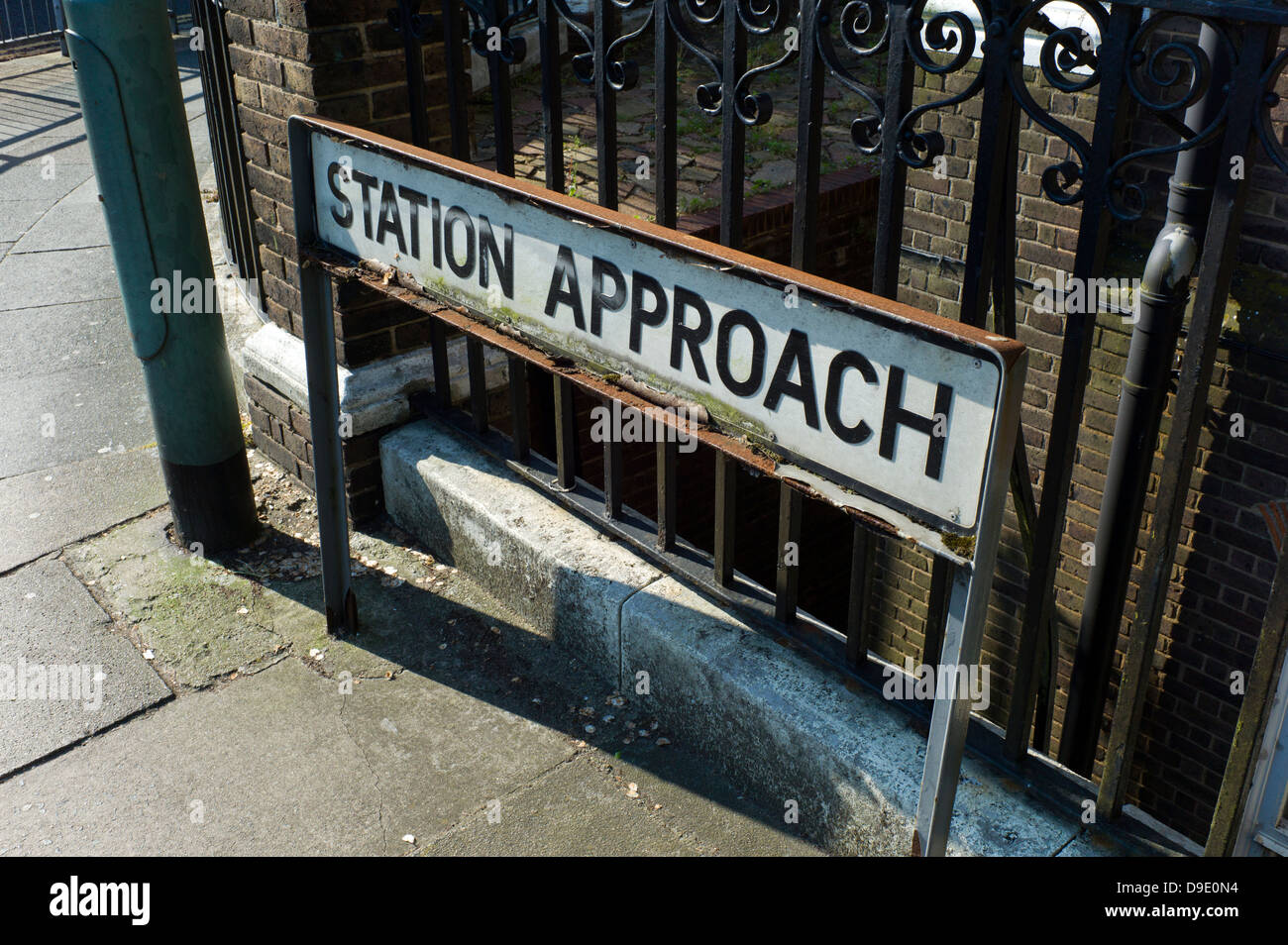 Straßenschild, Bahnhof Ansatz, Brighton und Hove, UK Stockfoto
