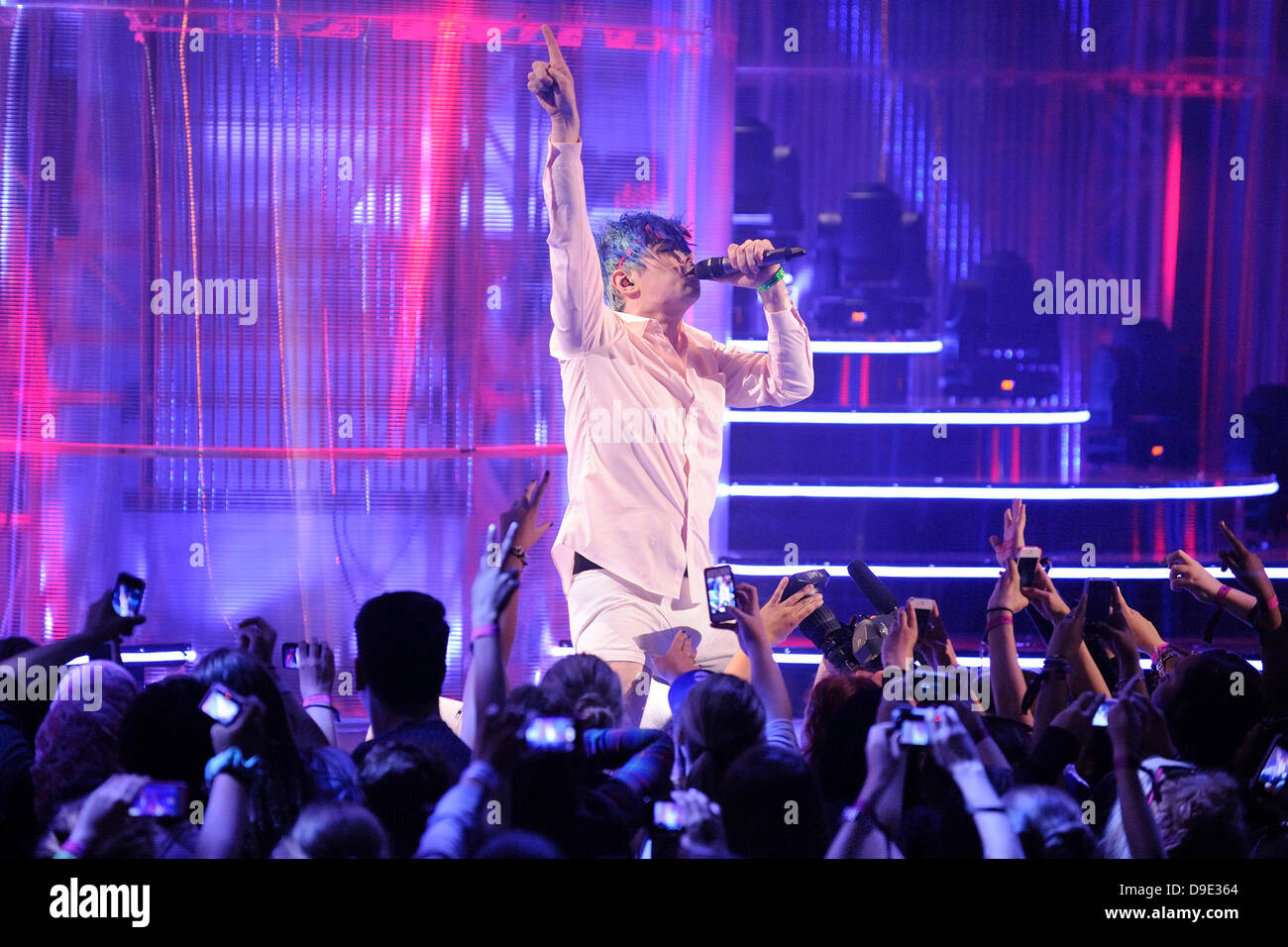 Toronto, Kanada. 16. Juni 2013. Die 2013 MuchMusic Video Awards anzeigen in Toronto Im Bild, Josh Ramsey und Marianen-Graben.  Bildnachweis: EXImages/Alamy Live-Nachrichten Stockfoto