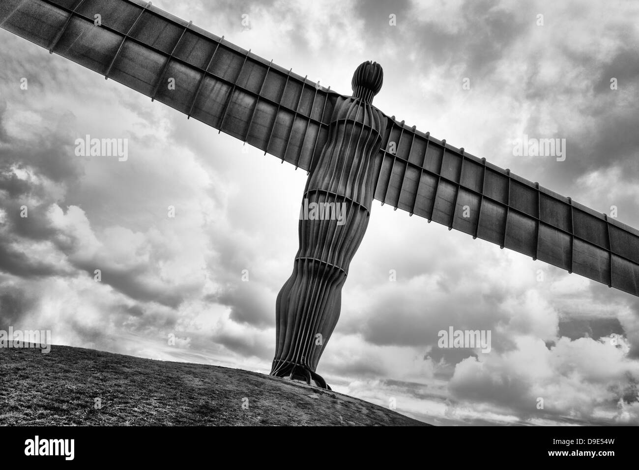 Engel des Nordens. von Antony Gormley 20 Meter hohen Ikonischen arbeiten in Gateshead, Tyne und Wear, England, in der Nähe der A 1. Stockfoto