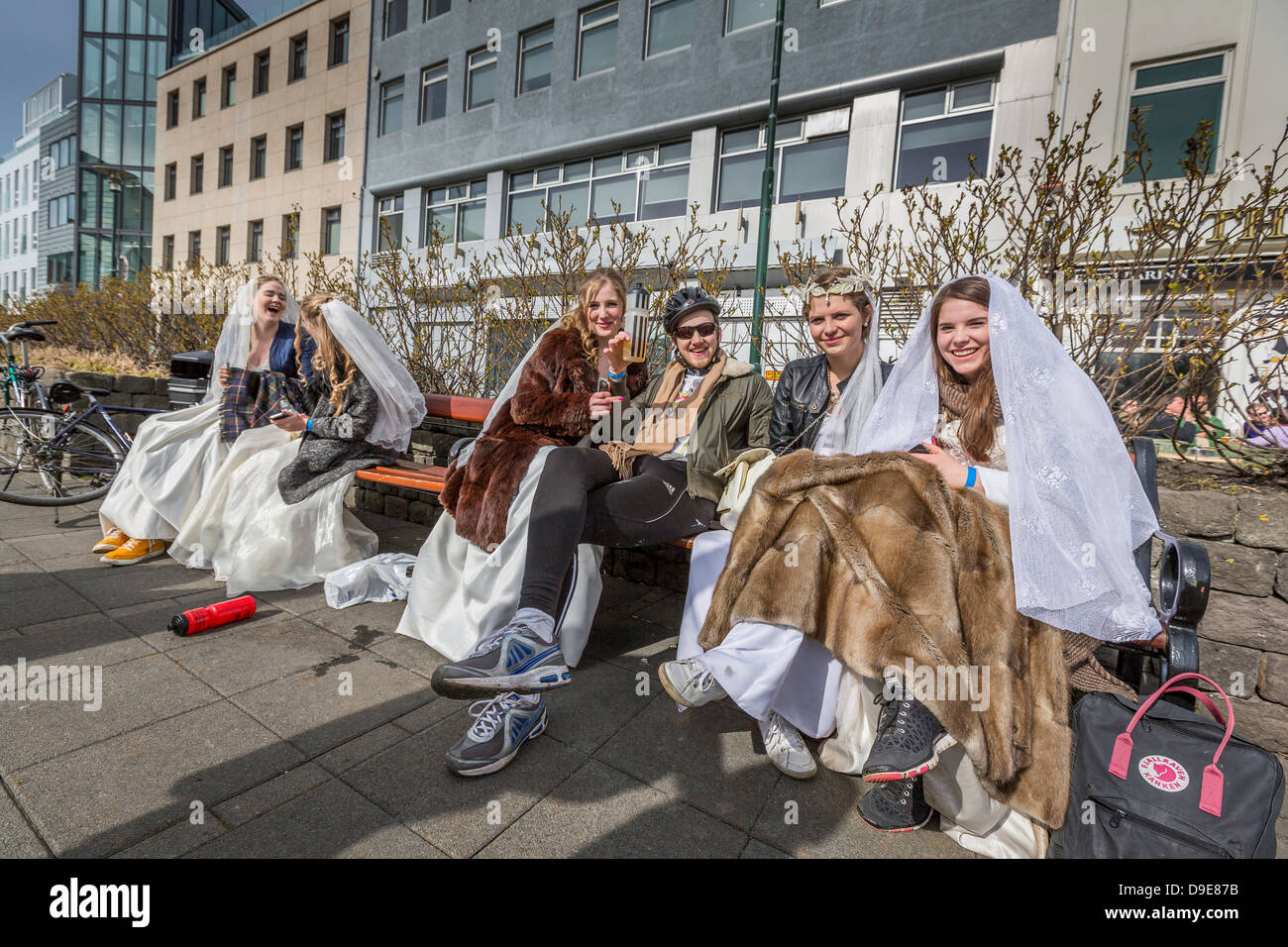 Schüler verkleiden sich um zu feiern, Abitur, Custom, bekannt als Dimitering oder Dimmison, Reykjavik, Island Stockfoto